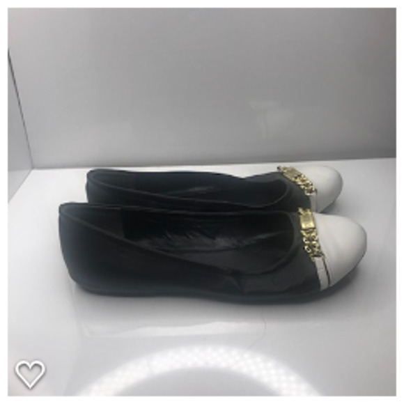 Guess Black & White Flats with Chain size 8.5 - Picture 2 of 5